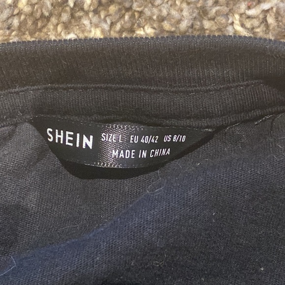 💞GRAPHIC T-SHIRT💞 - Picture 2 of 2